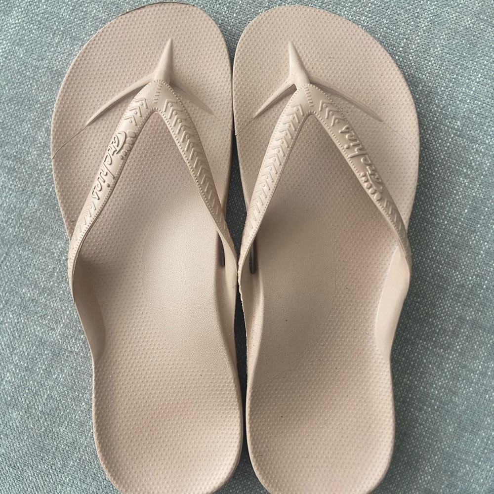 Archies Flip Flops Nude Size 10